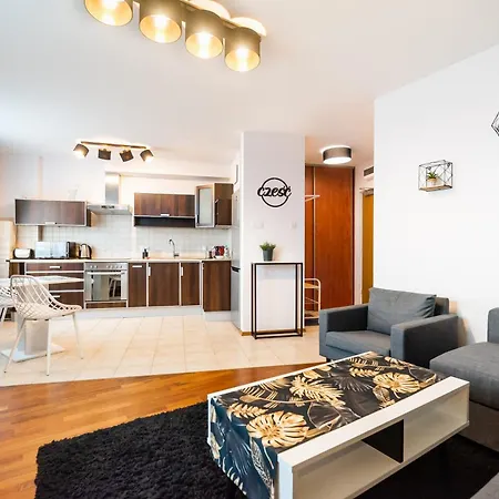 Saska Kępa Malachite