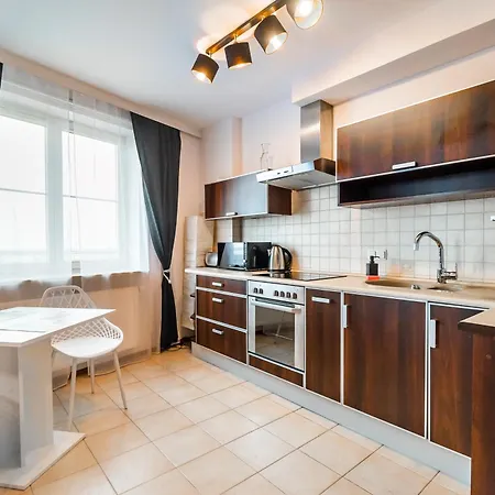 Saska Kepa Malachite By Bookinghost *