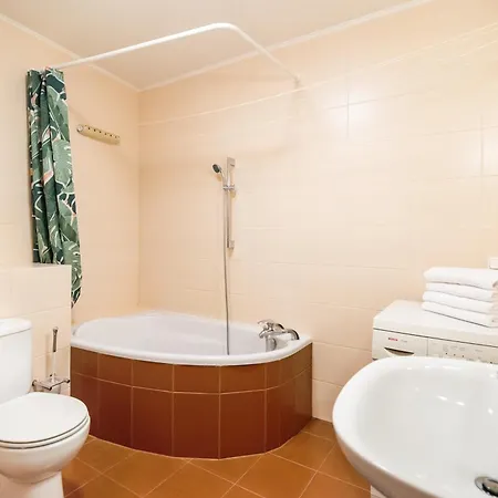 Saska Kepa Malachite By Bookinghost * Varsovie